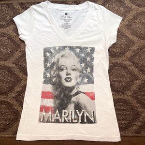 Beautiful Monroe tee M